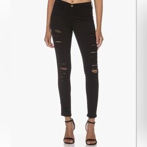 FRAME 26 Le Skinny de Jeanne Ripped Jeans in Film Noir Black